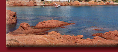 Cote d' Azur in Südfrankreich, zu sehen das rote Esterel Gebirge der Cote d' Azur, Bild 5 von 6