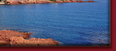 Cote d' Azur in Südfrankreich, zu sehen das rote Esterel Gebirge der Cote d' Azur, Bild 6 von 6