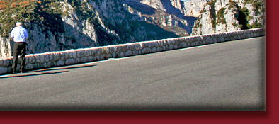 fantastische Aussicht der Besucher des Gorge du Verdon, Europas Grand Canyon, Bild 6 von 6