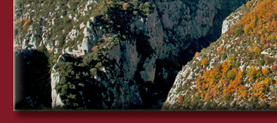 imposante Landschaft mit tiefen Schluchten am Grand Canyon du Verdon, Bild 5 von 6