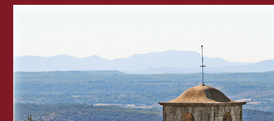 Blick auf den azur blauen Lac de Saint-Croix in Südfrankreich am Gorge du Verdon, Bild 1 von 6