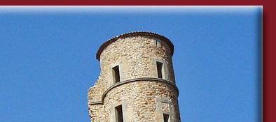 Grimaud, die Burgruine umgeben mit ihren alten Mauern ist einen Besuch wert, Bild 2 von 6