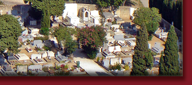 Alte Mühle und der Friedhof von Grimaud, idyllisch gelegen am Golfe de Saint-Tropez, Bild 6 von 6