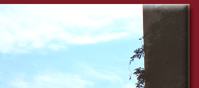 Die alte Kirche von Grimaud in Südfrankreich nicht weit von Port Grimaud, Bild 2 von 6