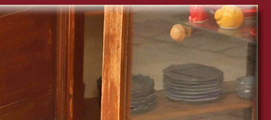 gemütlicher Souvenirshop im Zentrum von Grimaud mit einer sich wohlfühlenden Katze, Bild 2 von 6