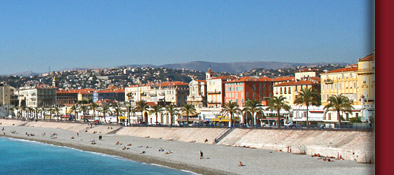 Blick über Nizza zur Strand Promenade und der Altstadt von Nizza, Bild 4 von 6
