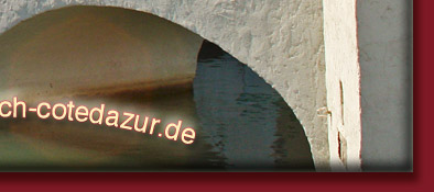 Port Gimaud, Haupteingang nach Port Grimaud dem Lagunenort an der Cote d' Azur, Bild 1 von 6