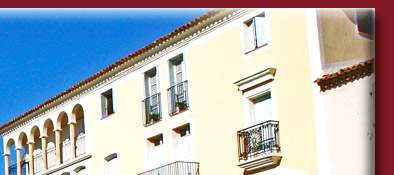 Port Grimaud, ges&auml;umt von kleinen Gassen und Br&uuml;cken ist Port Grimaud, Bild 2 von 6