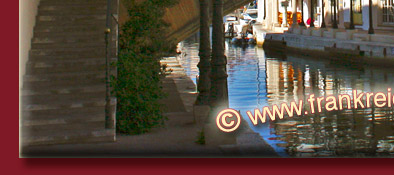 Port Grimaud, ges&auml;umt von kleinen Gassen und Br&uuml;cken ist Port Grimaud, Bild 5 von 6