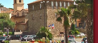 Sainte-Maxime, gesehen vom Hafen die Kirche von Sainte-Maxime, Bild 4 von 6