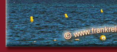 Vor Saint-Tropez ein Luxusschiff im Golfe von Saint-Tropez, Bild 5 von 6