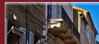 Saint-Tropez im Zentrum, mit schmalen Strassen und engen Gassen, Bild 1 von 6