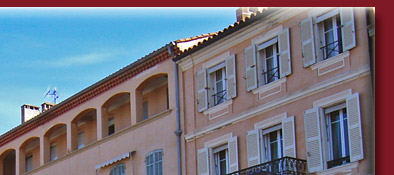 Saint-Tropez Shopping im Hafen, Saint-Tropez hat viel kleine Boutiquen, Bild 2 von 6