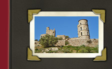 Grimaud, die Burgruine umgeben mit ihren alten Mauern ist einen Besuch wert