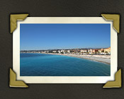 Blick über Nizza zur Strand Promenade und der Altstadt von Nizza