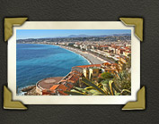 Vom Nizza Schlossberg Blick auf die Sonnenuhr und der Nizza Strandpromenade